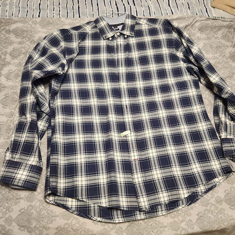 Tommy Hilfiger Men's Long Sleeve Button-Down Plaid Shirt Navy White